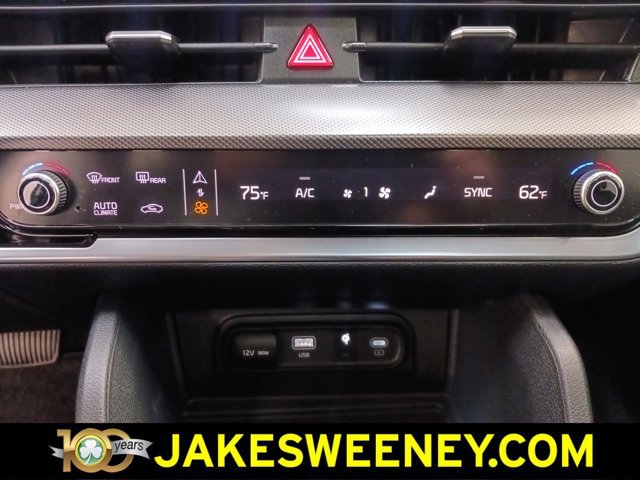 Used 2025 Kia Sportage SX image 24