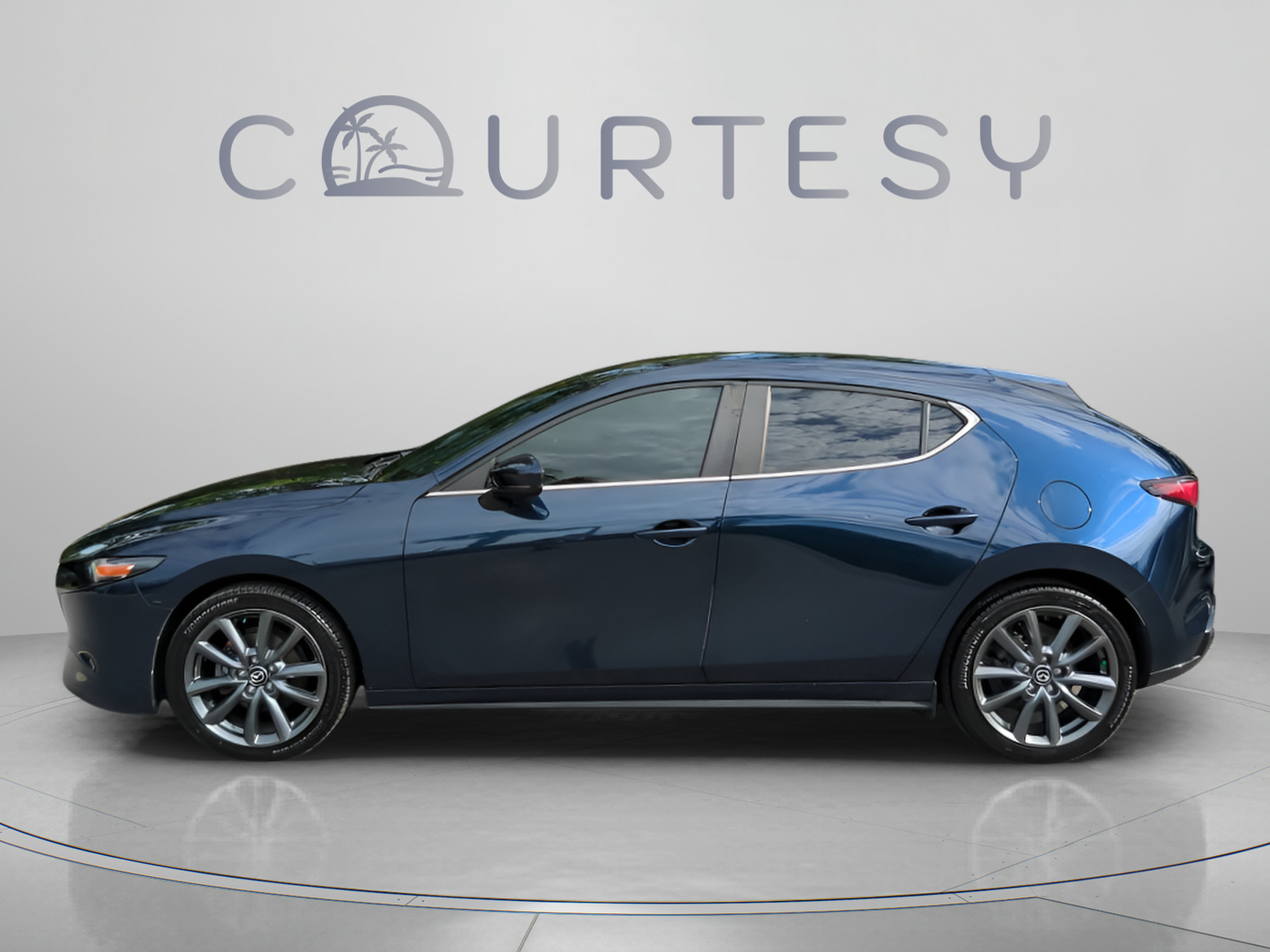 Used 2023 MAZDA MAZDA3 s FWD image 4