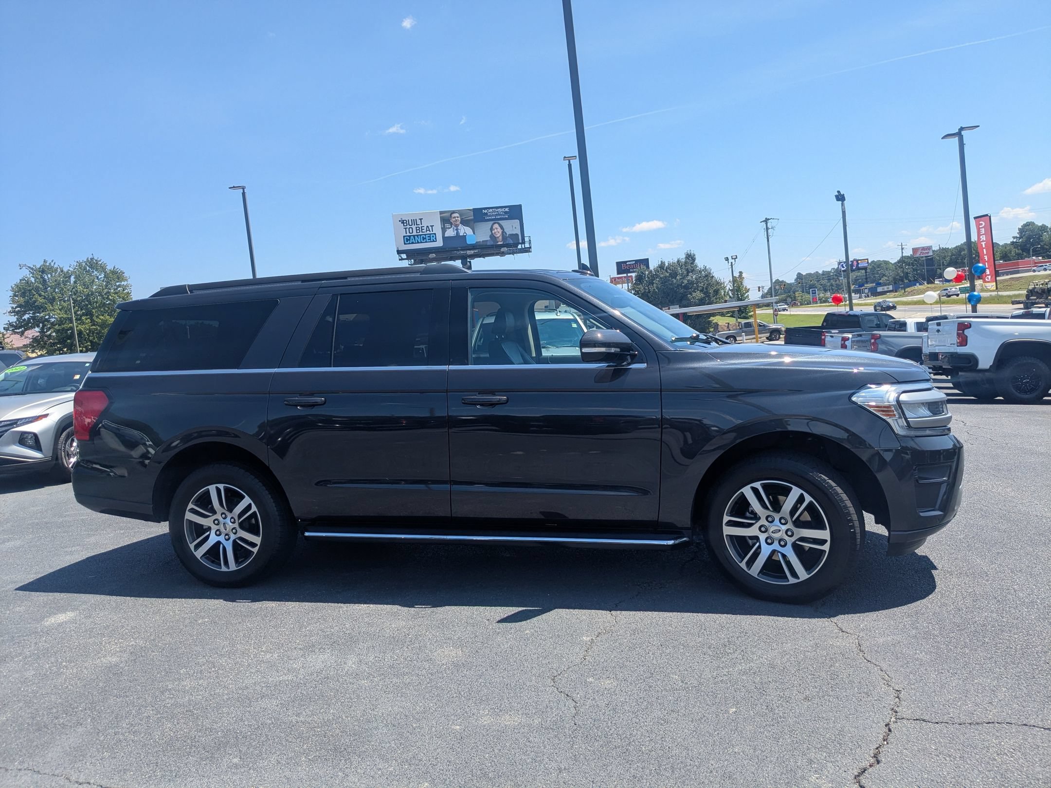 Used 2023 Ford Expedition Max XLT RWD image 4