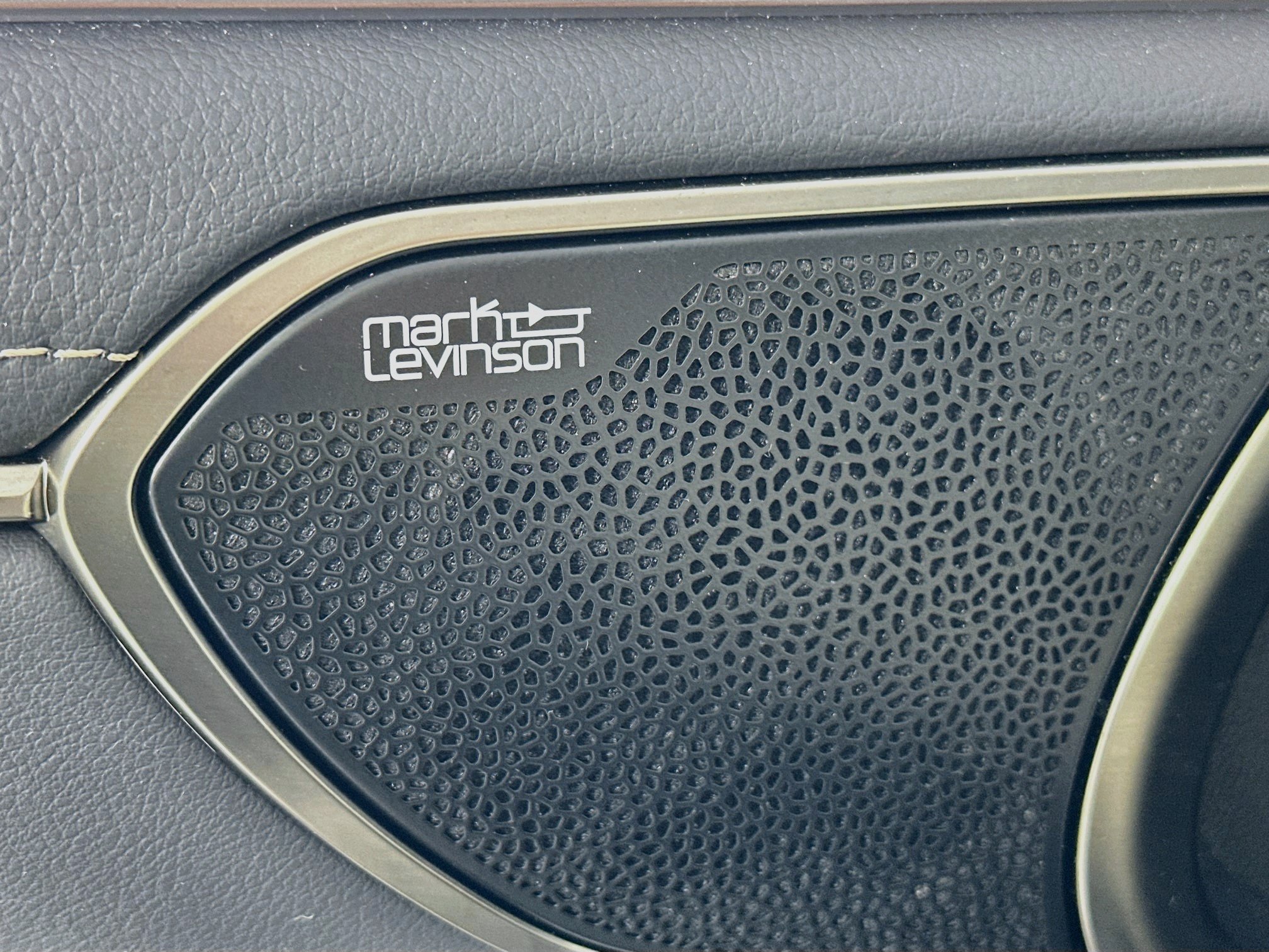 Used 2023 Lexus ES 350 Ultra Luxury w/ Accessory Package (Z1) FWD image 18