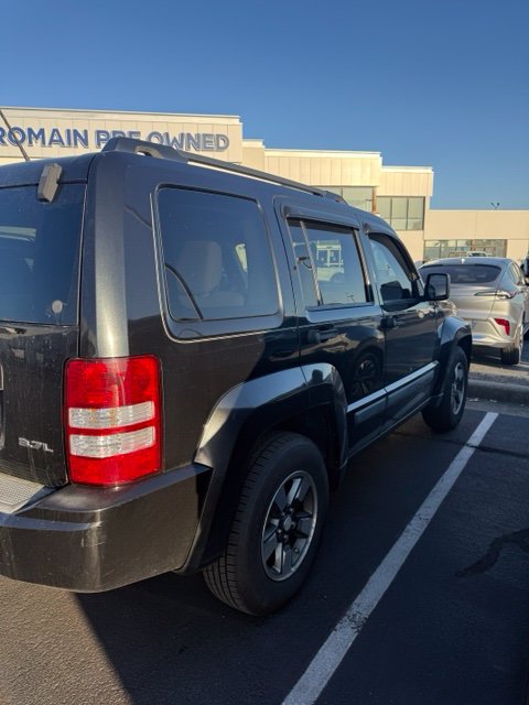 Used 2008 Jeep Liberty Sport w/ Popular Equipment Group AWD/4WD image 3