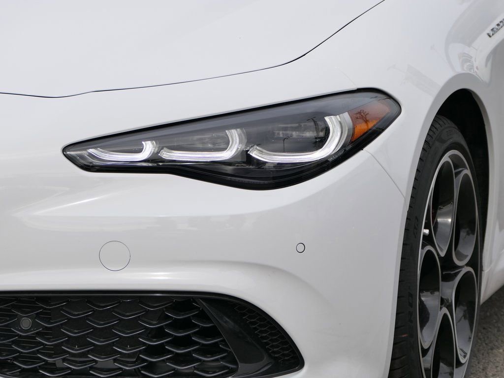 New 2025 Alfa Romeo Giulia AWD image 10