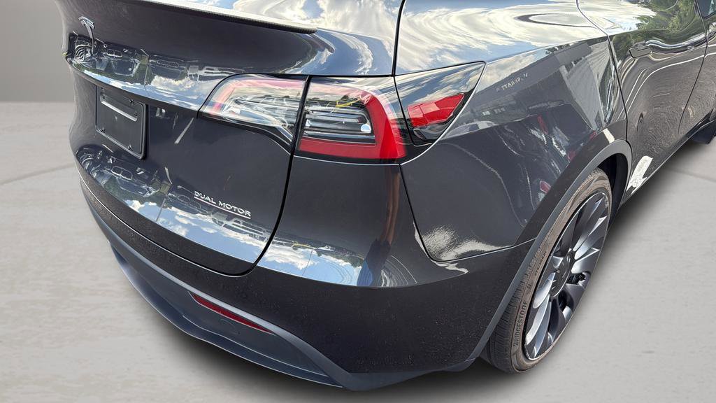 Used 2024 Tesla Model Y Performance AWD/4WD image 11