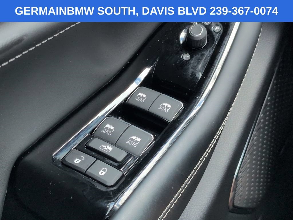 Used 2024 Jeep Grand Cherokee Overland w/ Trailer Tow Package AWD/4WD image 27