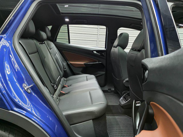 Used 2021 Volkswagen ID.4 Pro S RWD image 16