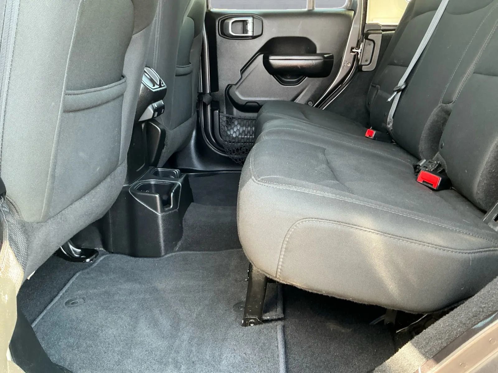 Used 2018 Jeep Wrangler Unlimited Sport S image 14