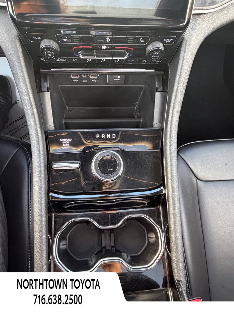 Used 2023 Jeep Grand Cherokee L Limited AWD/4WD image 9
