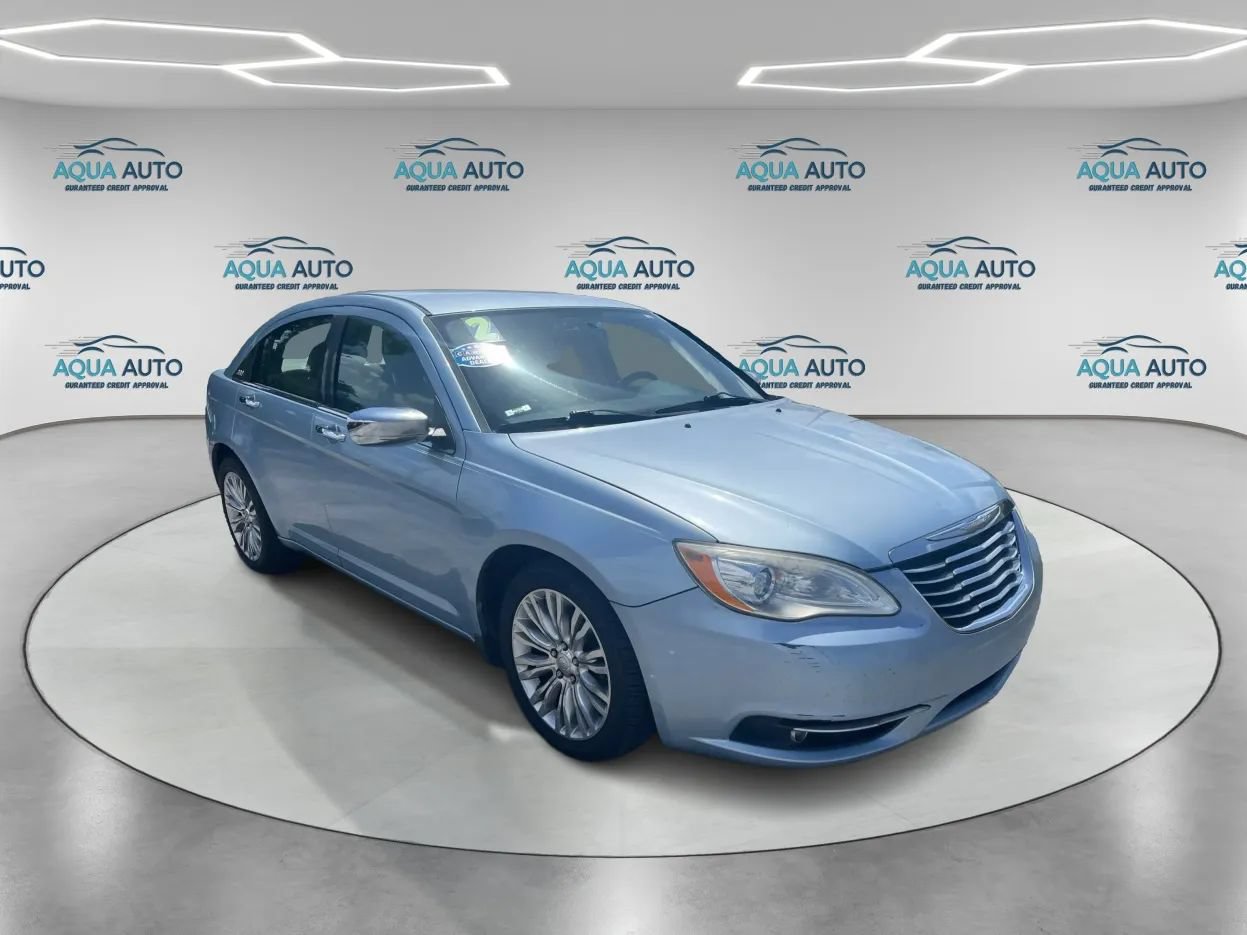 Used 2012 Chrysler 200 Limited FWD image 3