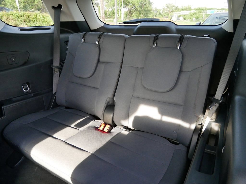 Used 2026 Ford Explorer Active AWD/4WD image 12