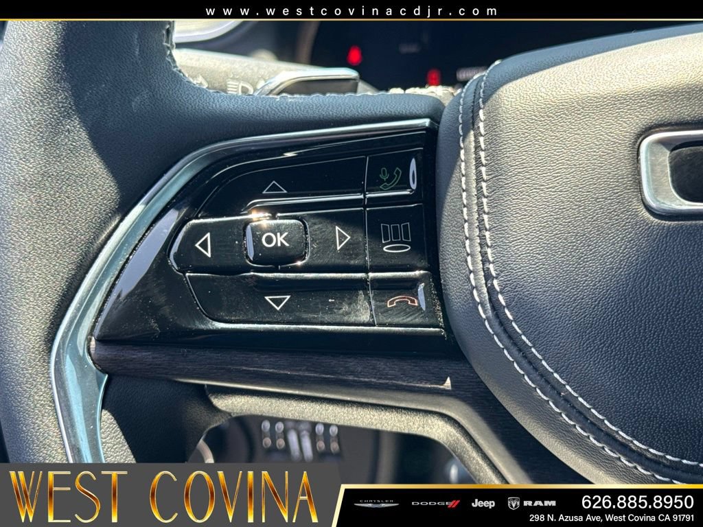 Used 2023 Jeep Grand Cherokee Overland AWD/4WD image 26