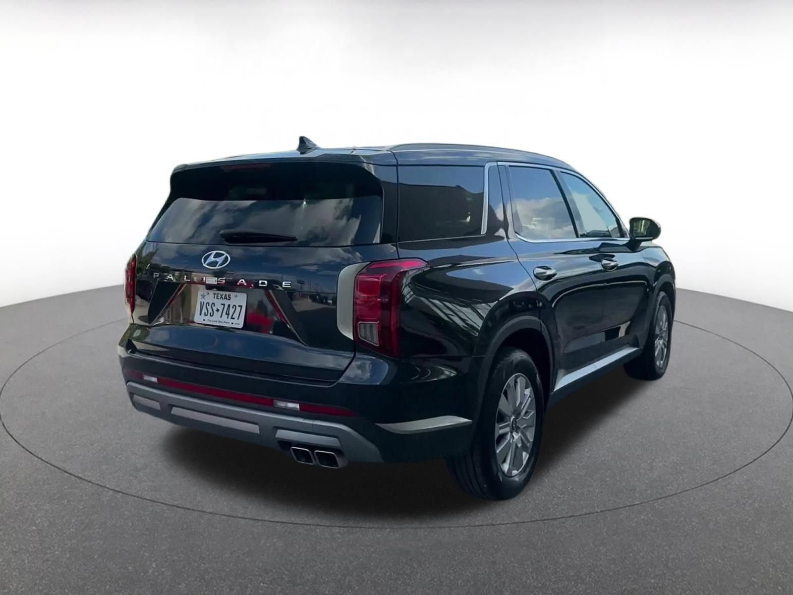 Used 2025 Hyundai Palisade SEL FWD image 14