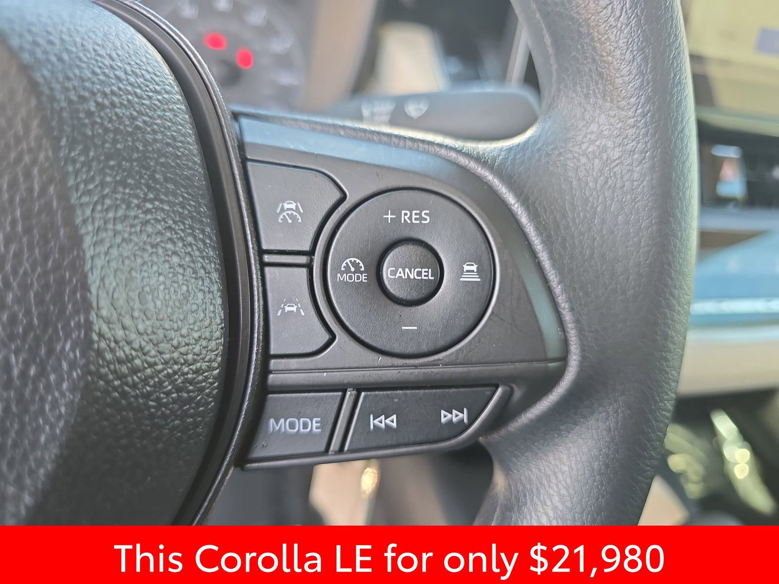 Used 2025 Toyota Corolla LE image 23