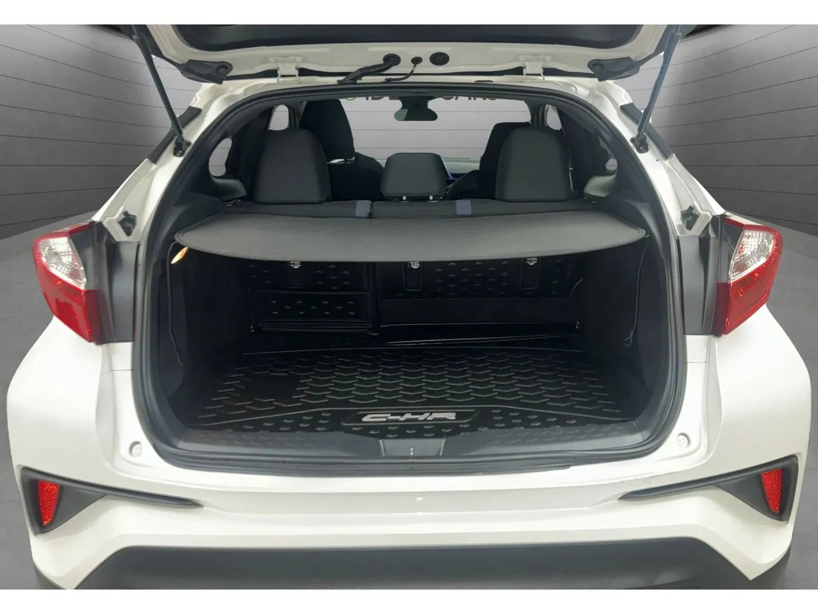 Used 2021 Toyota C-HR XLE FWD image 28