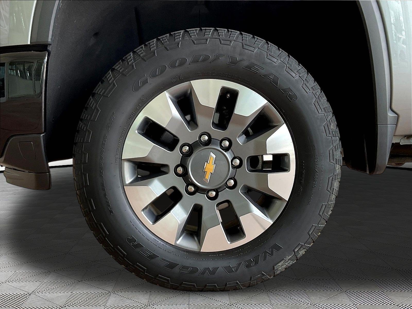 Used 2024 Chevrolet Silverado 2500 Custom w/ Custom Value Package AWD/4WD image 32