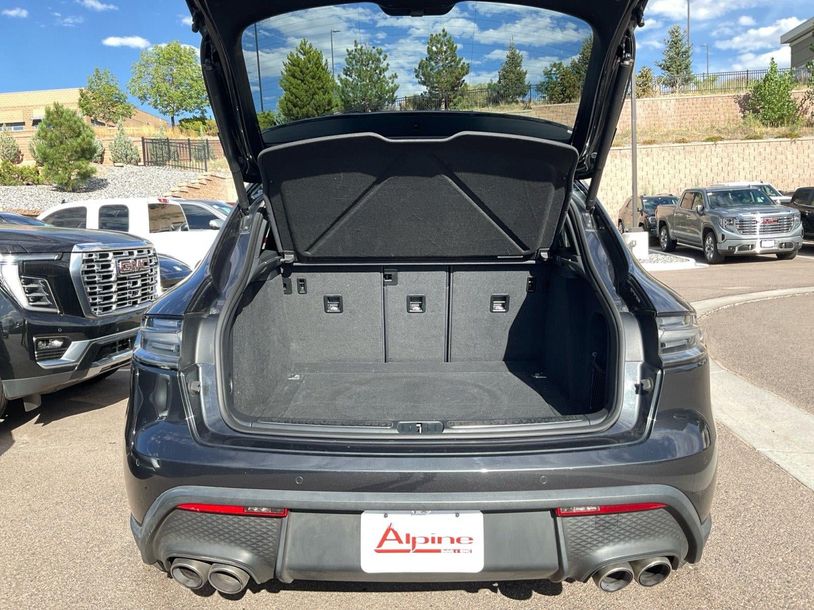 Used 2023 Porsche Macan S AWD/4WD image 16