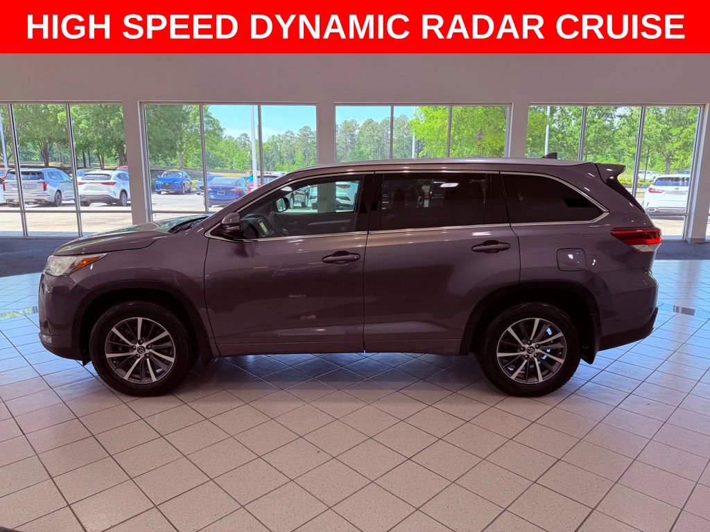 Used 2018 Toyota Highlander XLE AWD/4WD image 4