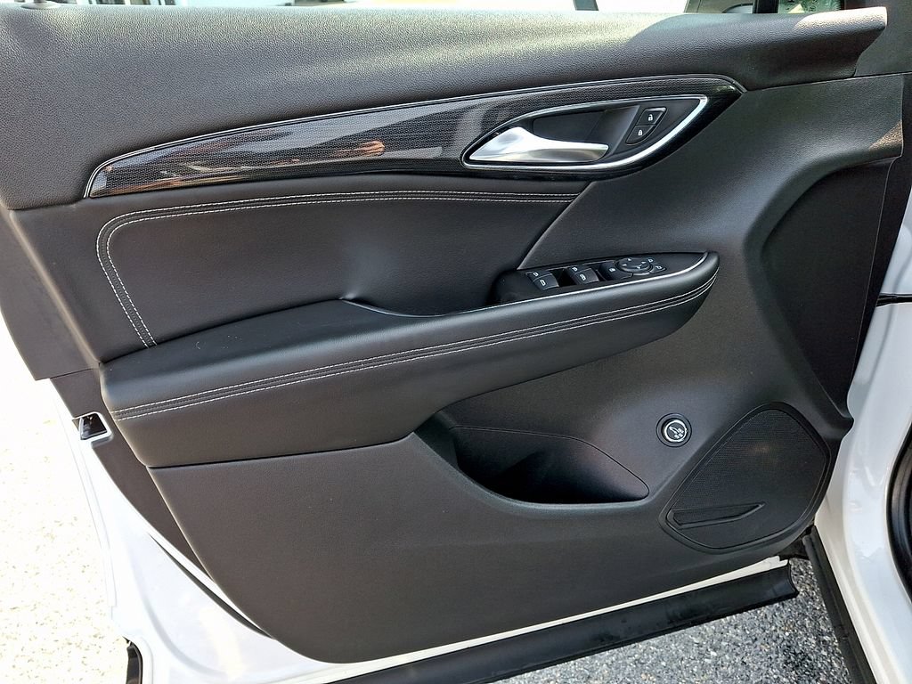 Certified 2021 Buick Envision Preferred AWD/4WD image 12