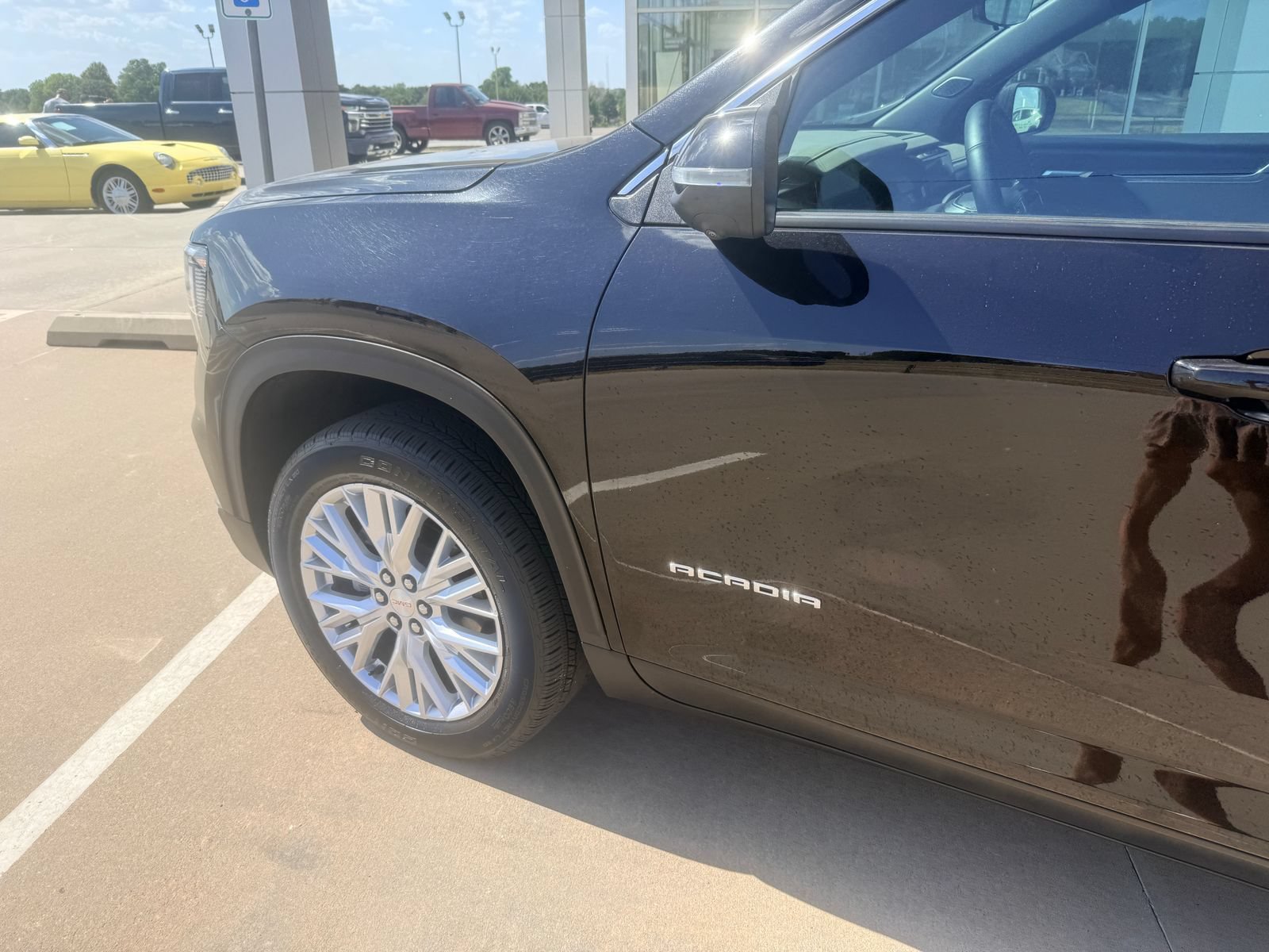 Used 2026 GMC Acadia Elevation w/ Elevation Premium Package AWD/4WD image 9
