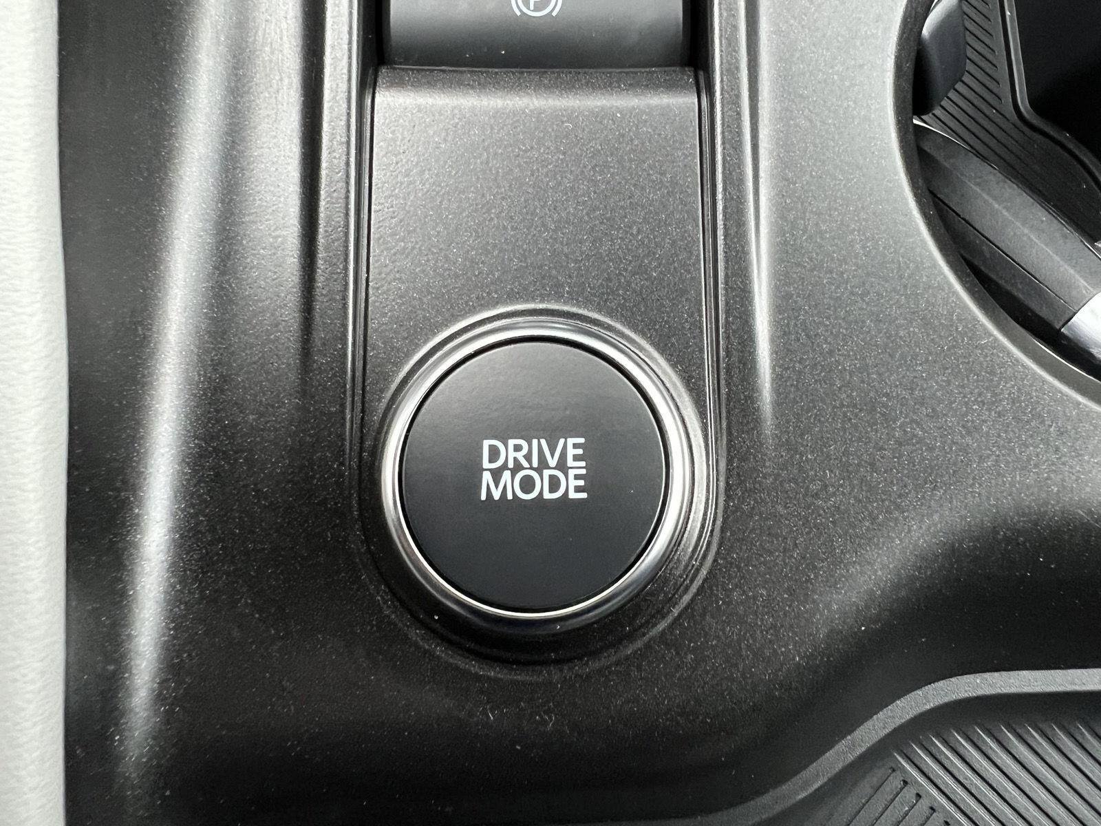 Used 2025 Ford Explorer Active w/ Active Comfort Package AWD/4WD image 34