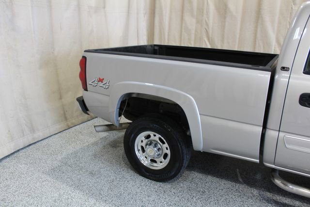Used 2004 Chevrolet Silverado 2500 LS w/ Heavy-Duty Power Package image 10