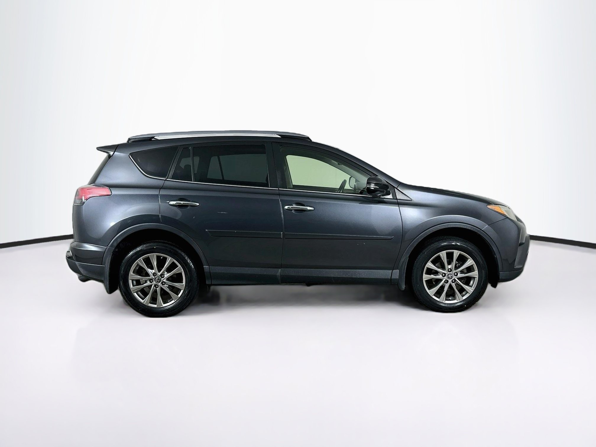 Used 2018 Toyota RAV4 Limited w/ Protection Package AWD/4WD image 10