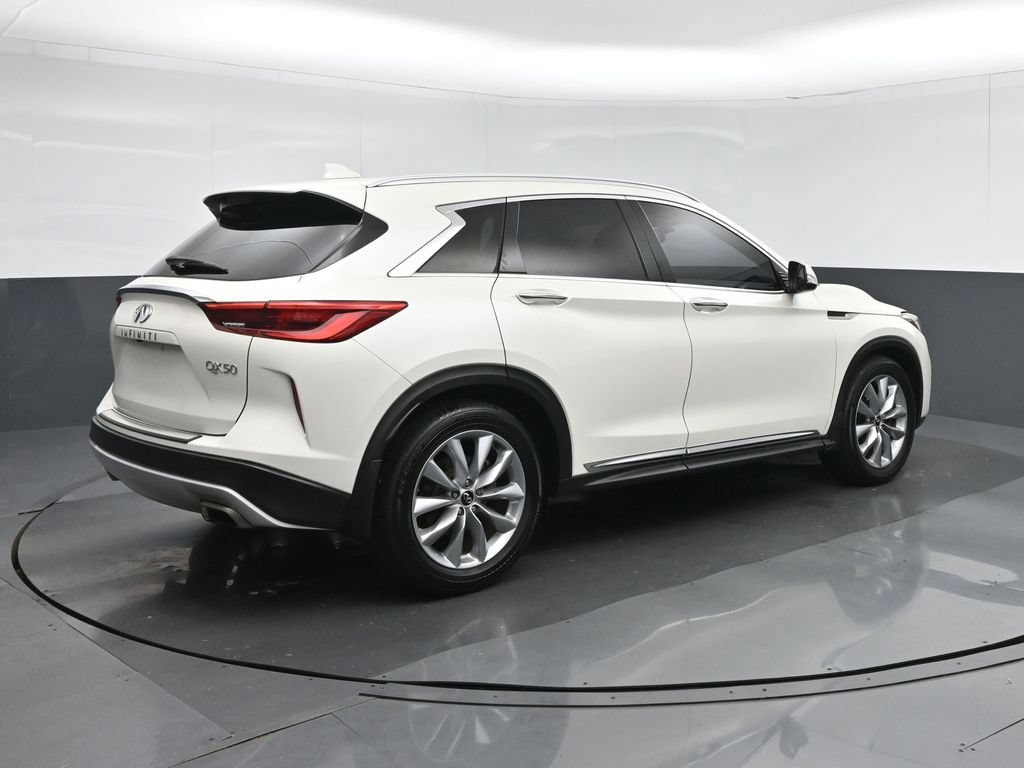 Used 2019 INFINITI QX50 Luxe w/ Navigation Package FWD image 7