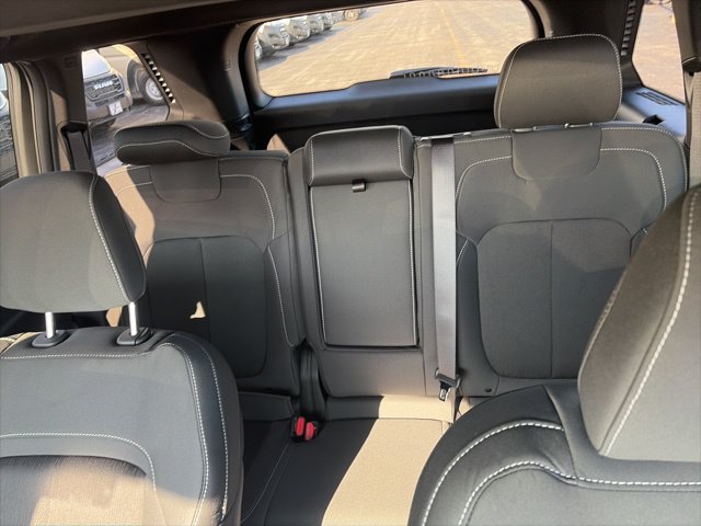 New 2026 Jeep Grand Cherokee Laredo X AWD/4WD image 12