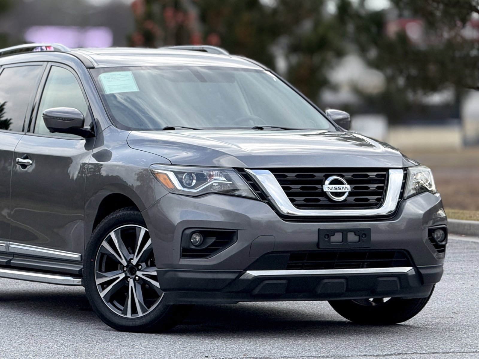 Used 2018 Nissan Pathfinder Platinum image 47