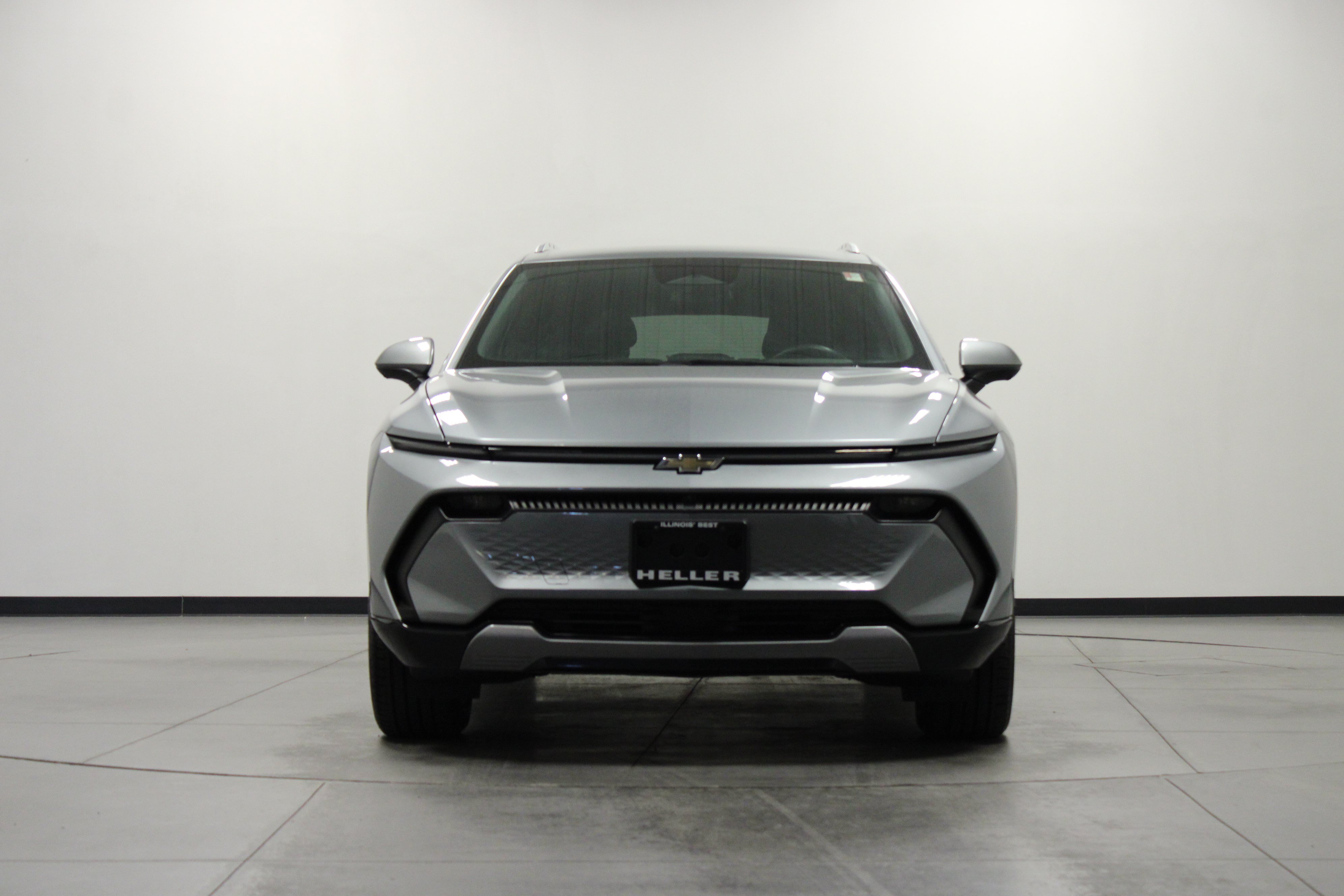 Used 2024 Chevrolet Equinox EV LT FWD image 9