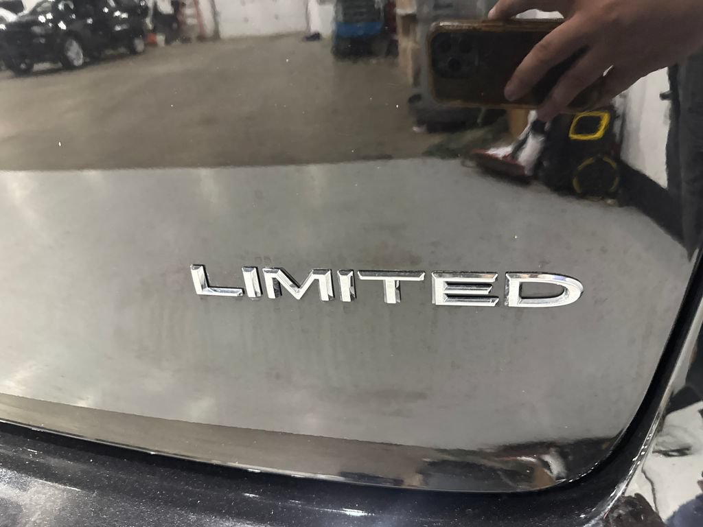 Used 2026 Chrysler Pacifica Limited FWD image 34