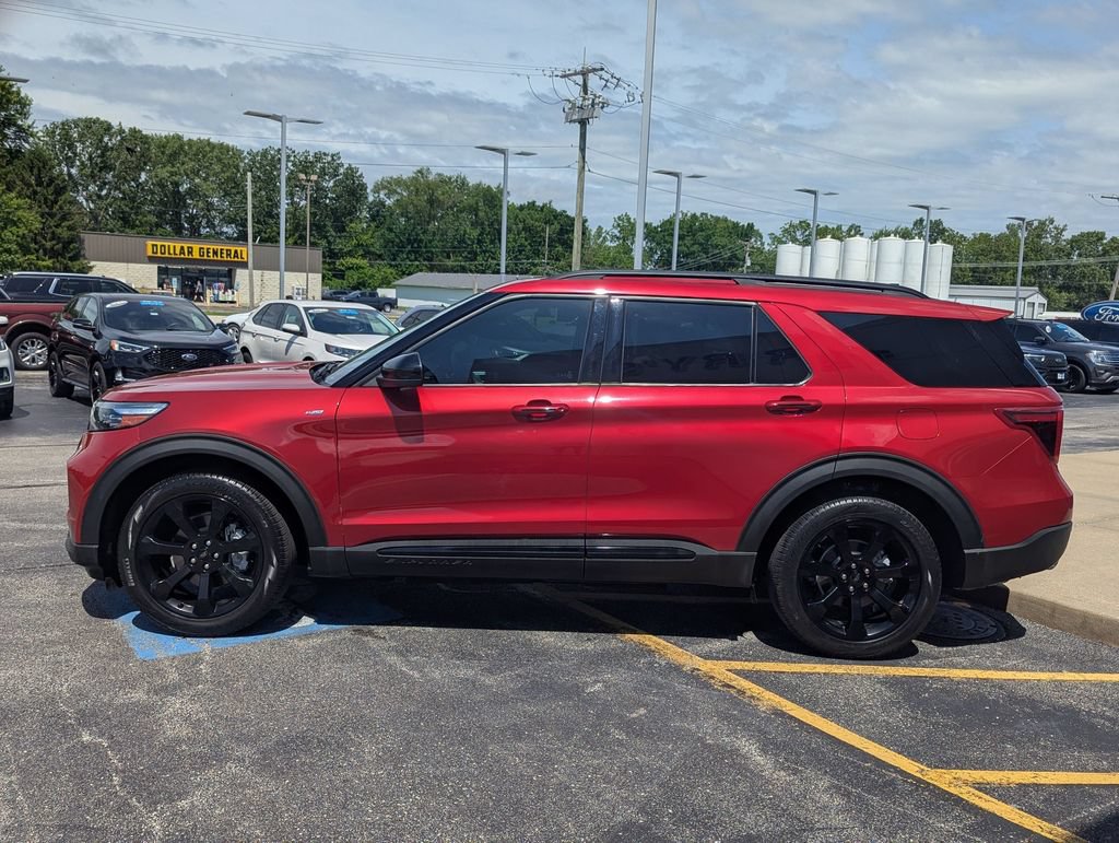 Used 2022 Ford Explorer ST-Line w/ Class IV Trailer Tow Package AWD/4WD image 6