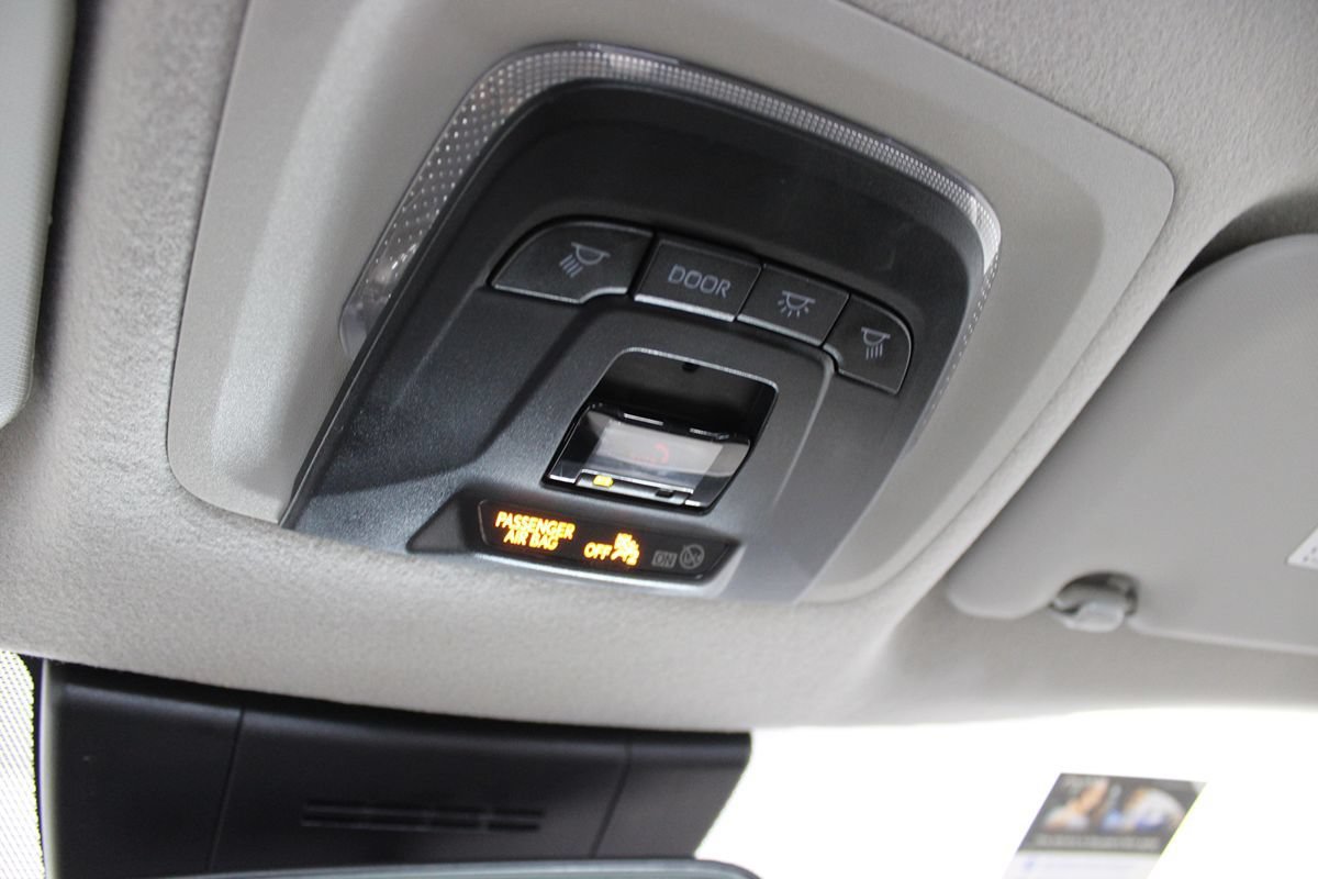 Used 2025 Toyota Corolla Cross L FWD image 18