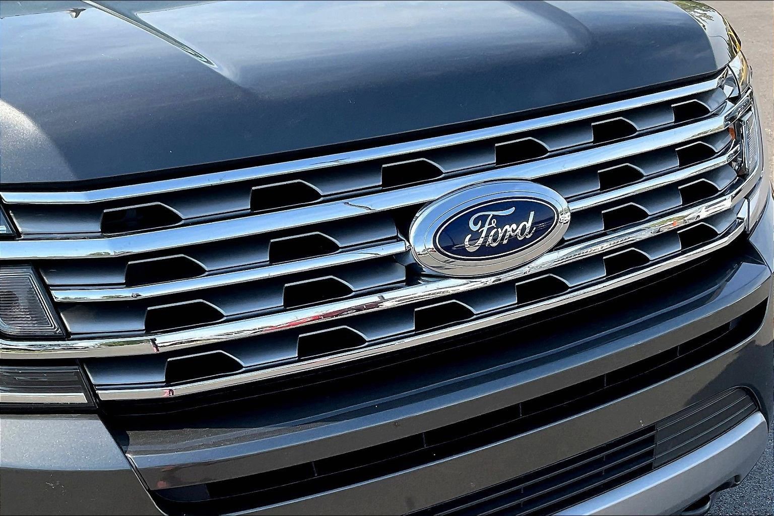 Used 2020 Ford Expedition Limited image 34