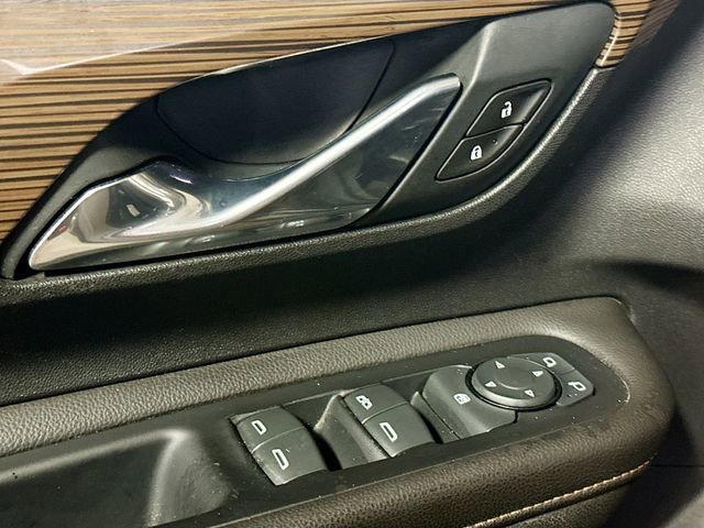 Used 2020 GMC Terrain SLE w/ Elevation Edition image 18