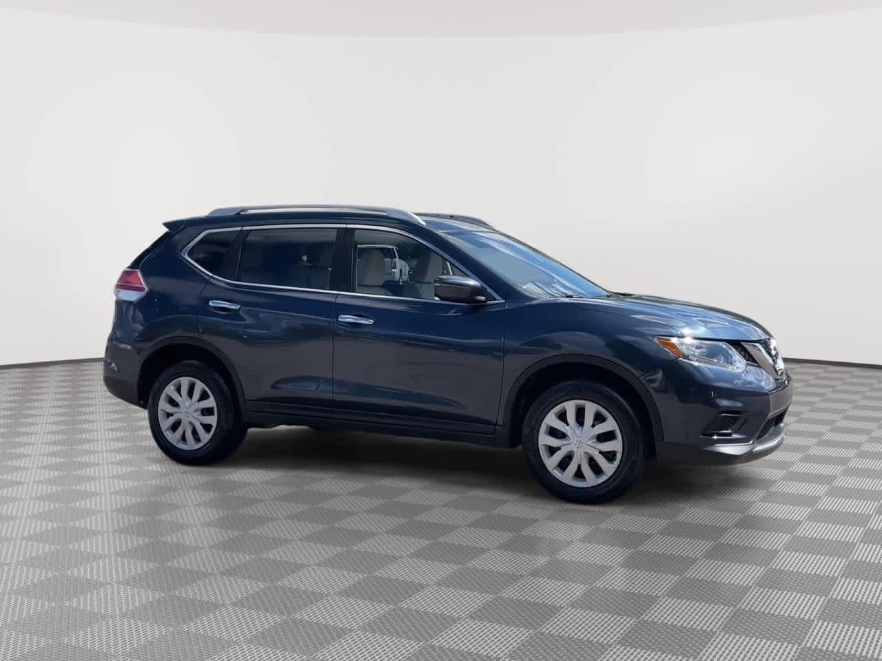 Used 2016 Nissan Rogue S w/ Appearance Package AWD/4WD image 2