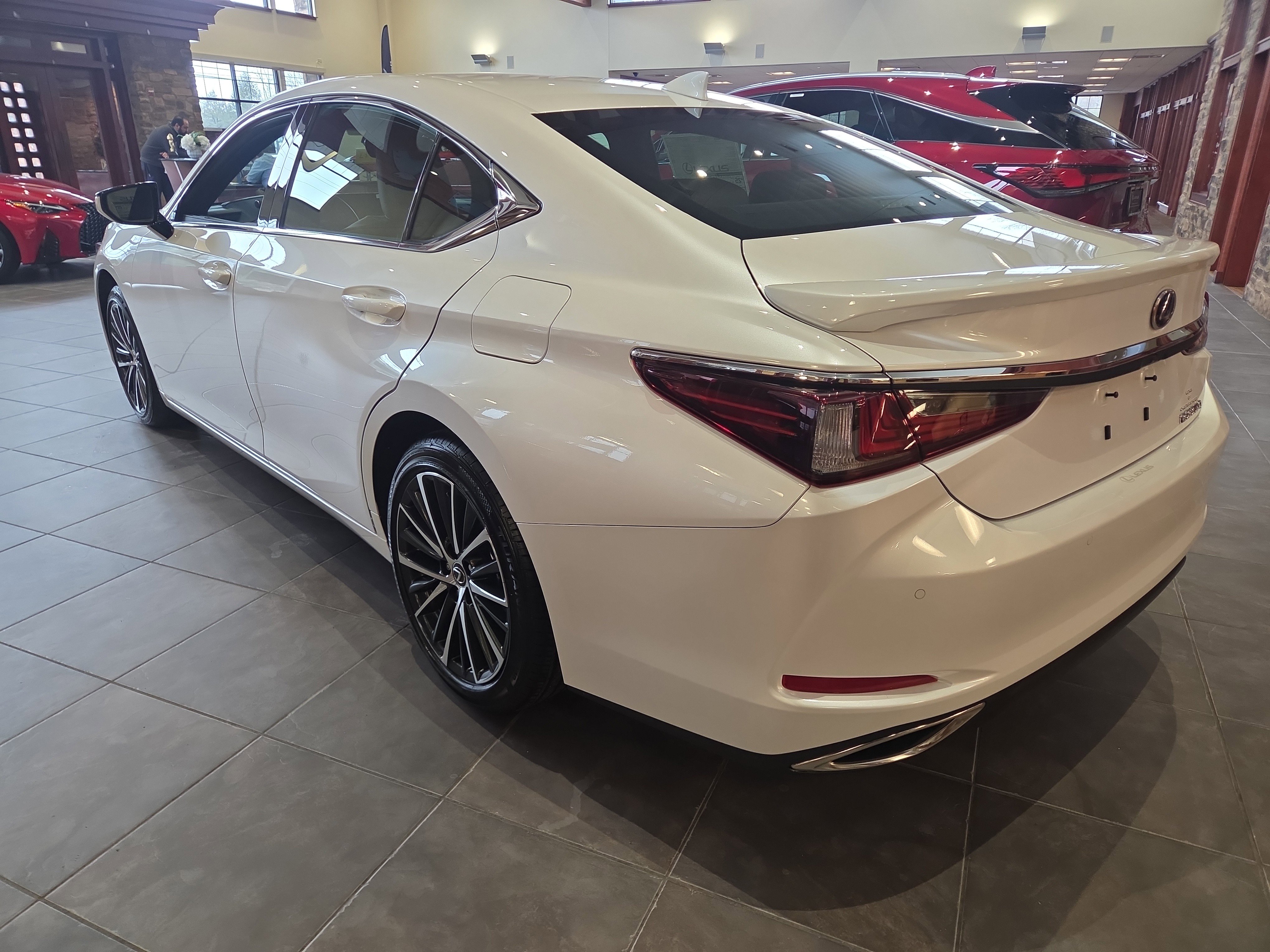 New 2025 Lexus ES 350 w/ Premium Package image 4