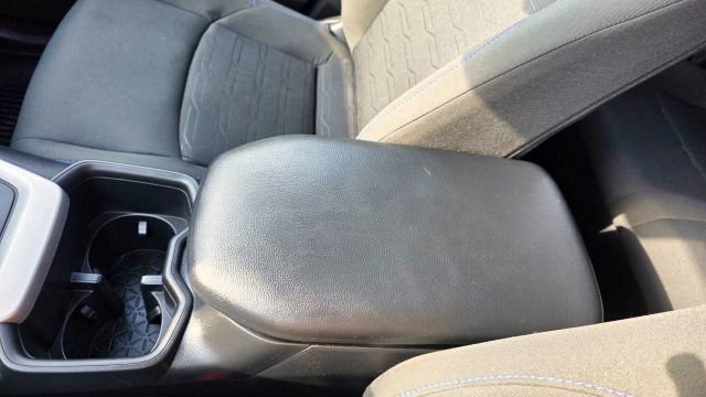 Used 2022 Toyota RAV4 SE w/ Convenience Package image 15