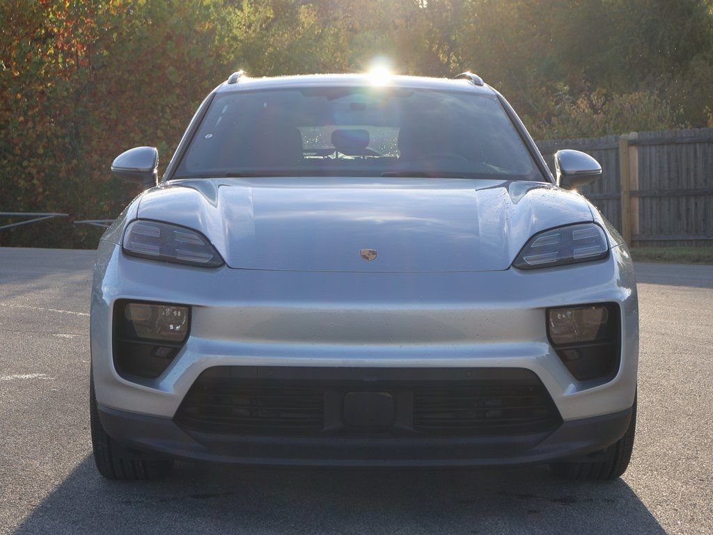 Certified 2025 Porsche Macan 4S Electric AWD/4WD image 12