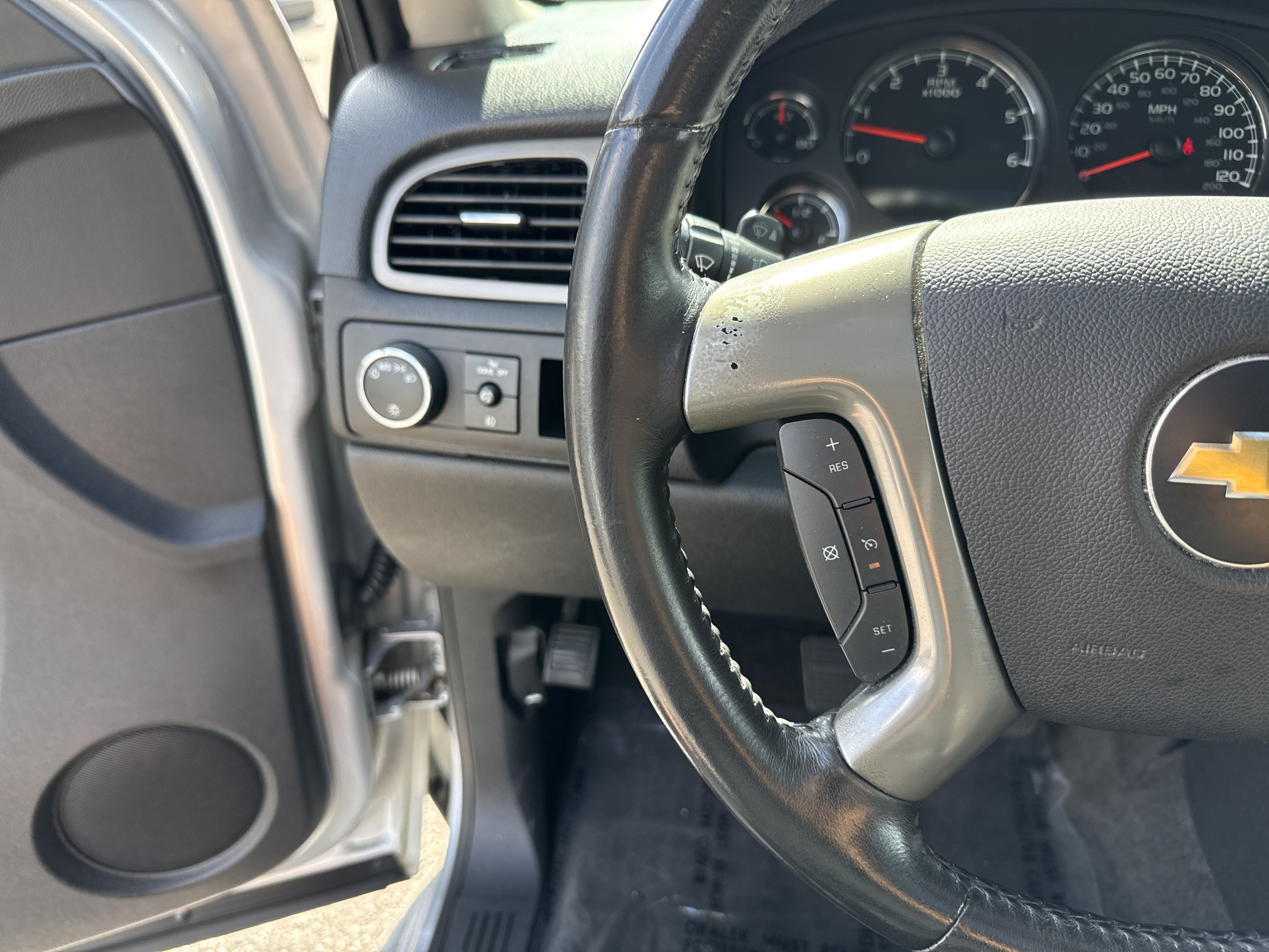 Used 2013 Chevrolet Tahoe LT w/ Luxury Package RWD image 19