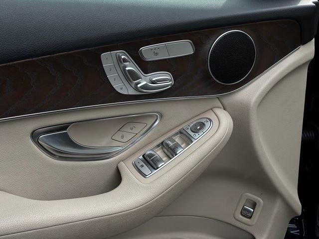 Used 2019 Mercedes-Benz GLC 300 4MATIC image 21