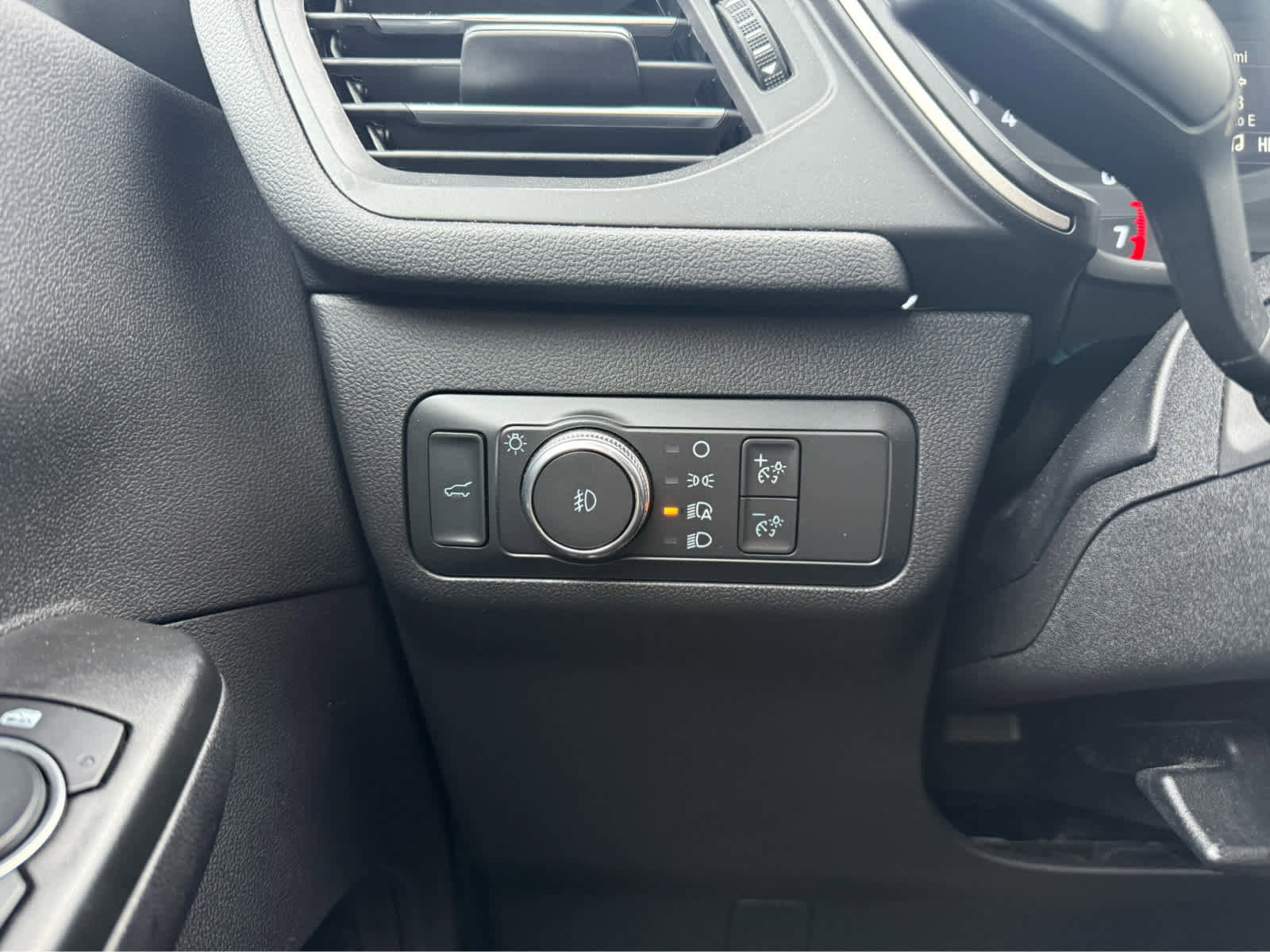 Used 2022 Ford Escape SEL image 15