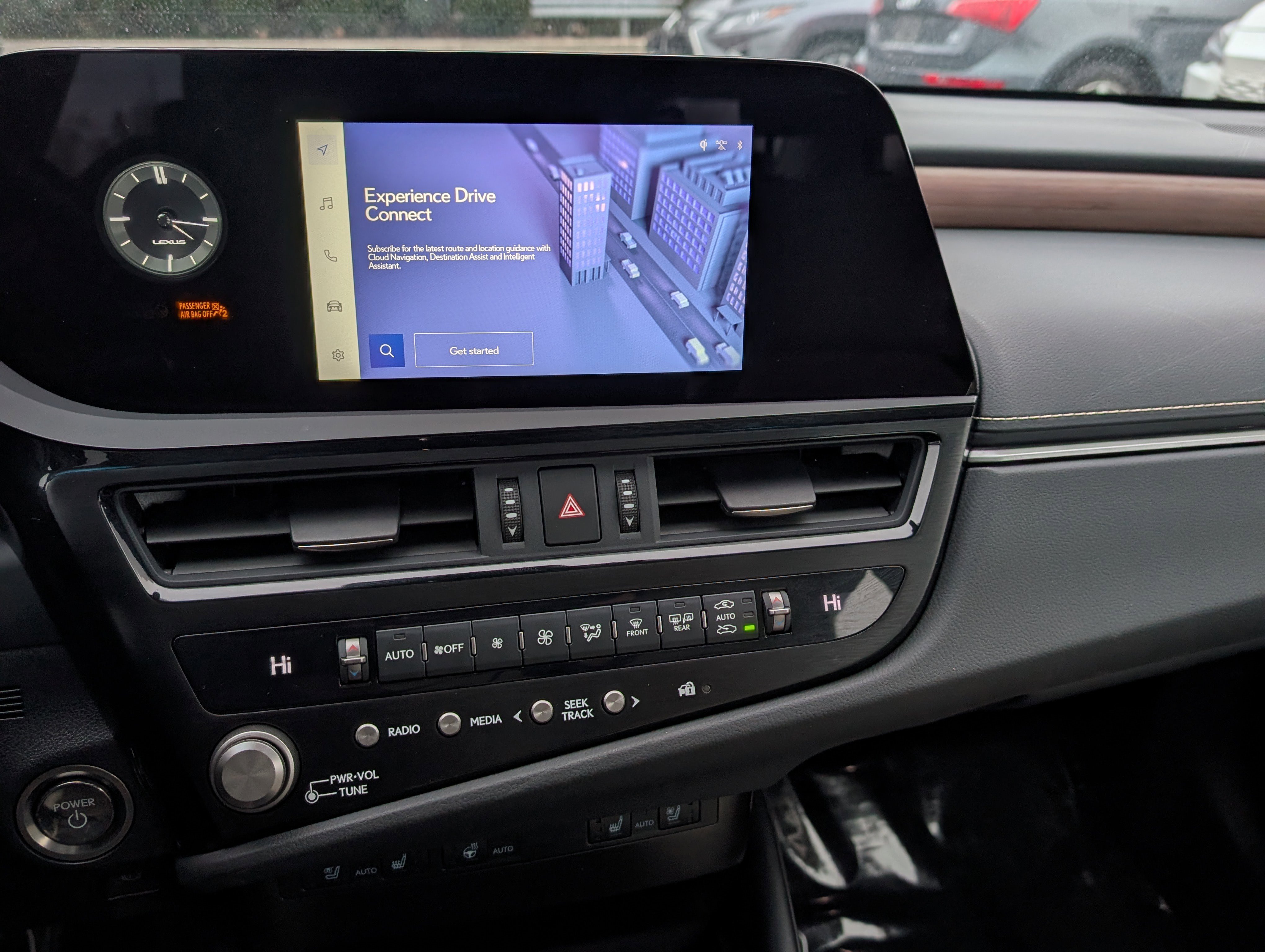 Certified 2025 Lexus ES 300h w/ Premium Package image 28