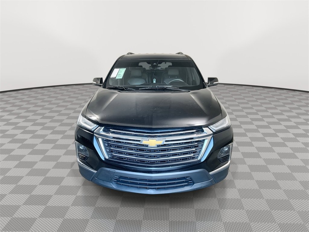 Used 2022 Chevrolet Traverse LT image 3