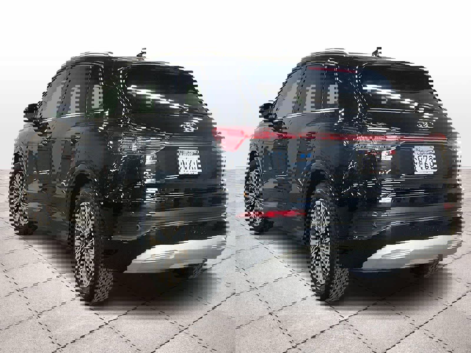 Used 2023 Audi Q4 e-tron Premium Plus w/ Premium Plus image 12