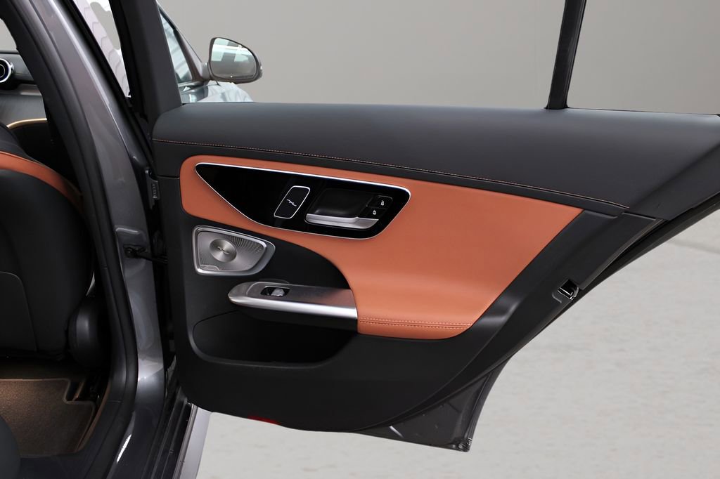 Used 2024 Mercedes-Benz C 300 Sedan image 12