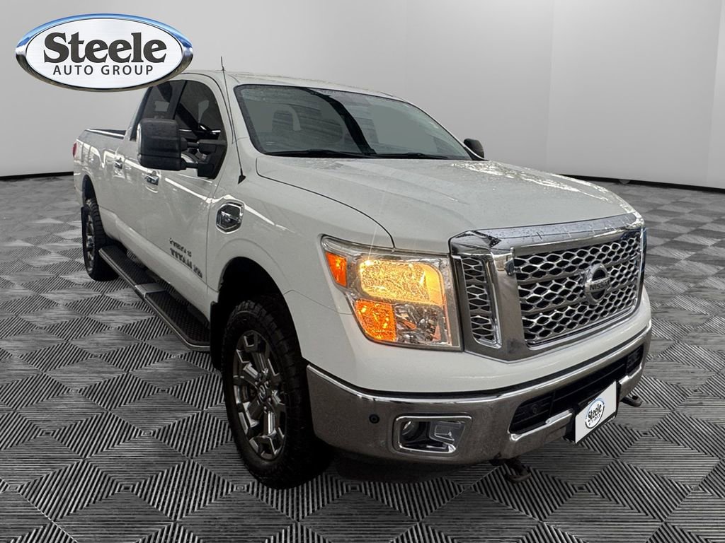 Used 2017 Nissan Titan SV image 7