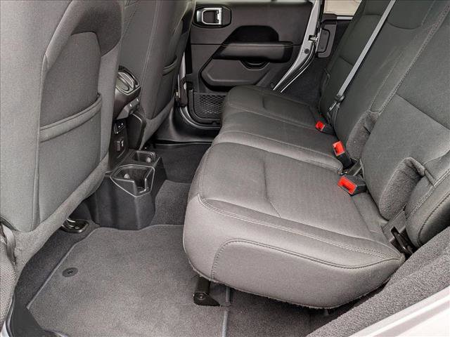 Used 2019 Jeep Wrangler Unlimited Sahara image 17