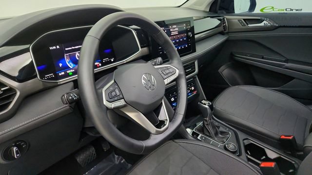 Used 2025 Volkswagen Taos SE AWD/4WD image 21