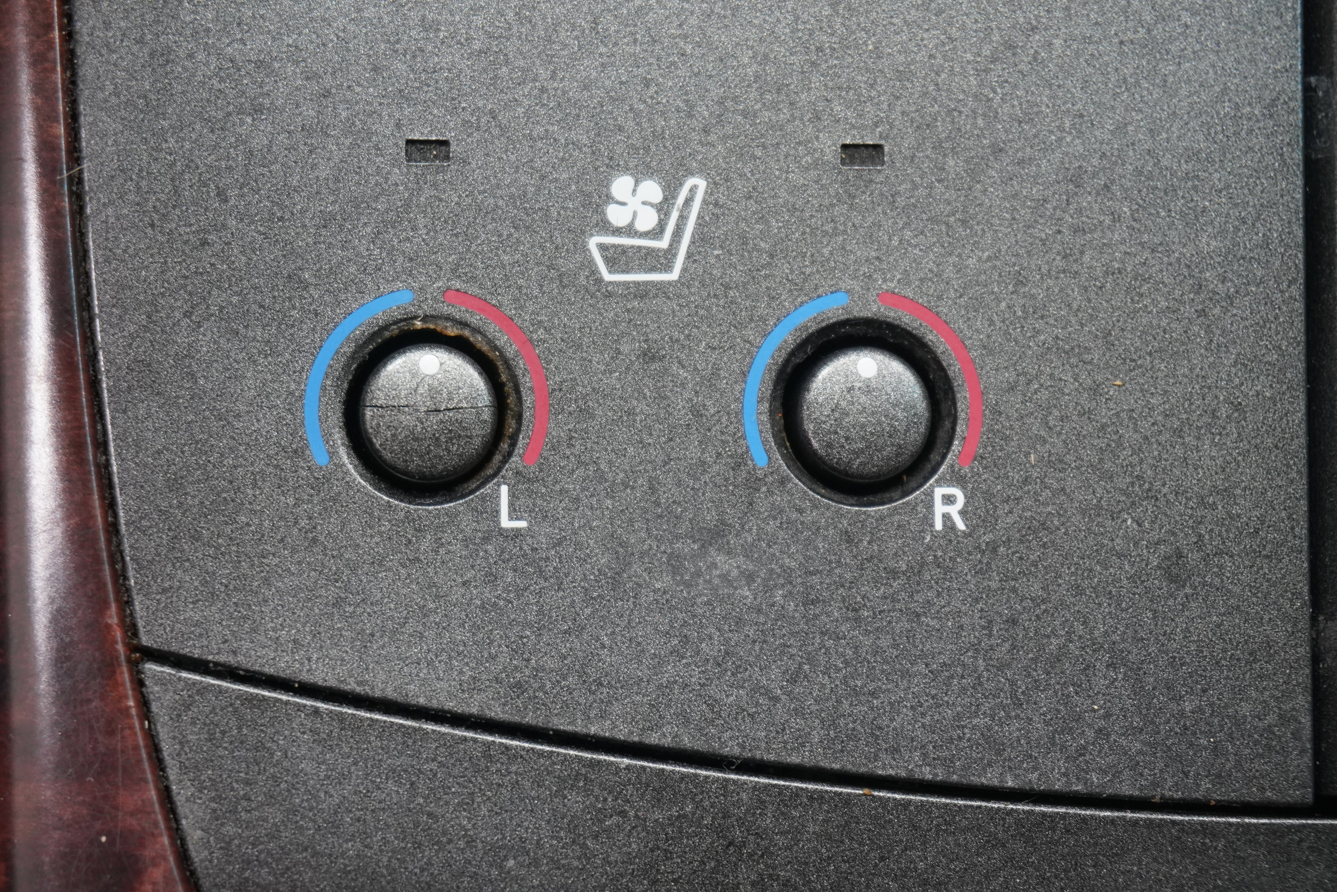 Used 2011 Toyota Avalon Limited FWD image 22