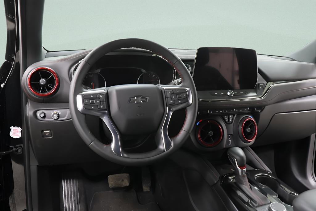 Used 2025 Chevrolet Blazer RS FWD image 8